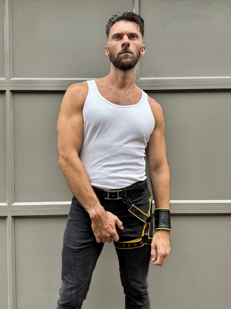 BRUTUS Leather Leg Harness Black-Yellow - Afbeelding 11